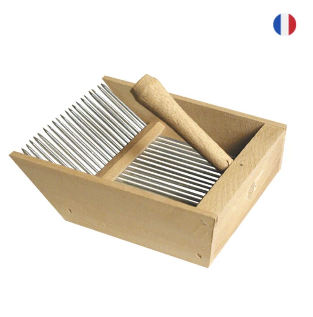 Peigne à myrtilles en bois avec dents métalliques